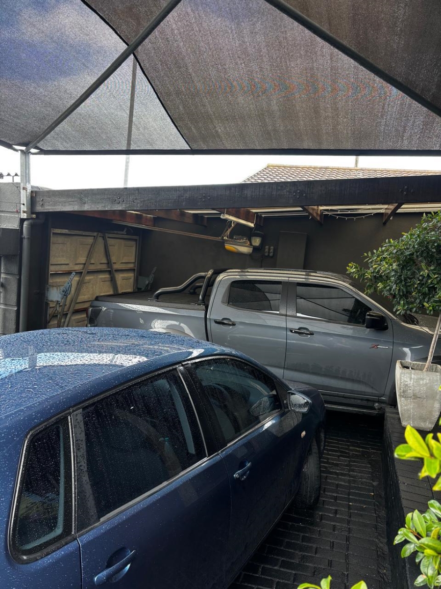 3 Bedroom Property for Sale in Strandfontein Village Western Cape